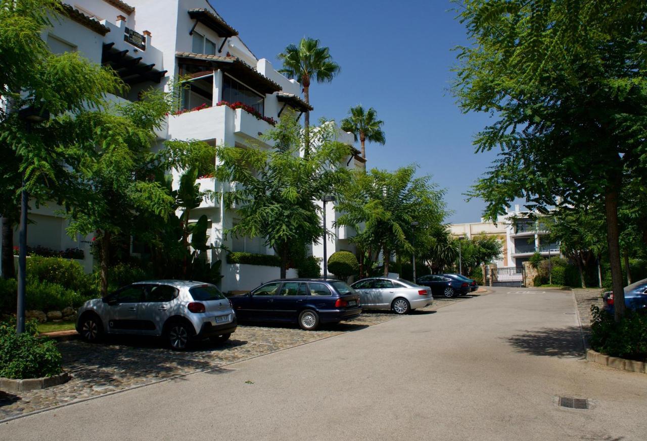 Exceptional Beachfront Complex With Pool In Costalita, Эстепона Экстерьер фото